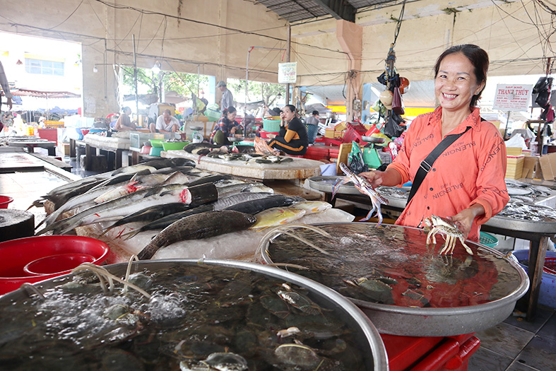 Chợ hải sản Hồ Tràm