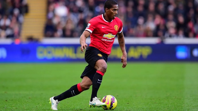 Nhưng tại MU, cầu thủ Antonio Valencia đôi khi bị chỉ trích vì tài năng không quá nổi bật Cầu thủ Antonio Valencia - Những bước chạy đáng nhớ tại MU