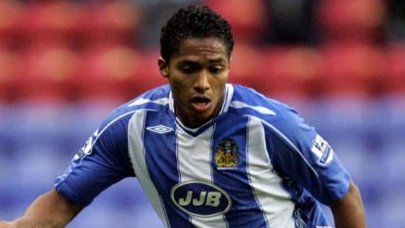 Cầu thủ Antonio Valencia đã gây ấn tượng của mình khi là một cầu thủ trẻ Cầu thủ Antonio Valencia - Những bước chạy đáng nhớ tại MU