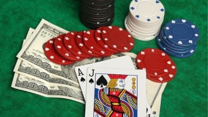 Xì Dách Xì Lát Là Gì? Hiểu Đúng Trước Khi Vào Bàn Chơi